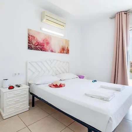 Stunning Mila In Madronal, Heated Pool Villa *