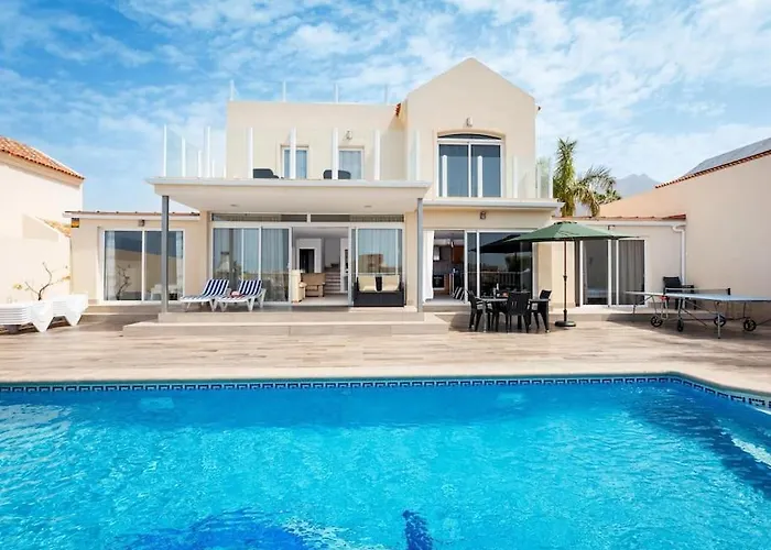 Villa Stunning Mila In Madronal, Heated Pool Costa Adeje (Tenerife)