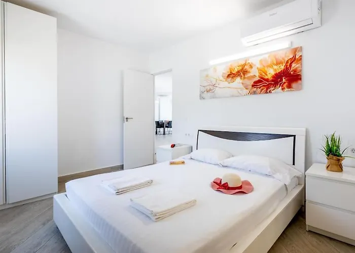 Stunning Mila In Madronal, Heated Pool Villa