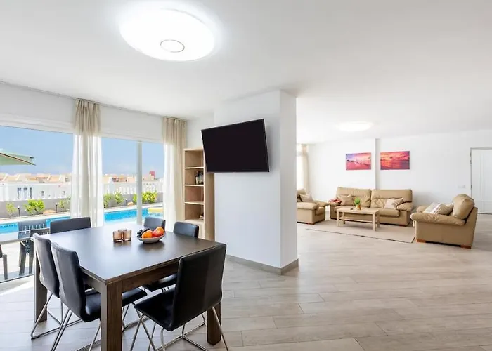 Villa Stunning Mila In Madronal, Heated Pool Costa Adeje (Tenerife)