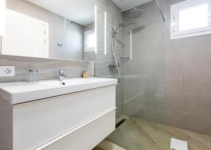 Villa Stunning Mila In Madronal, Heated Pool *